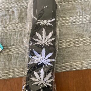 HUF Black and White Leaf Pattern Socks